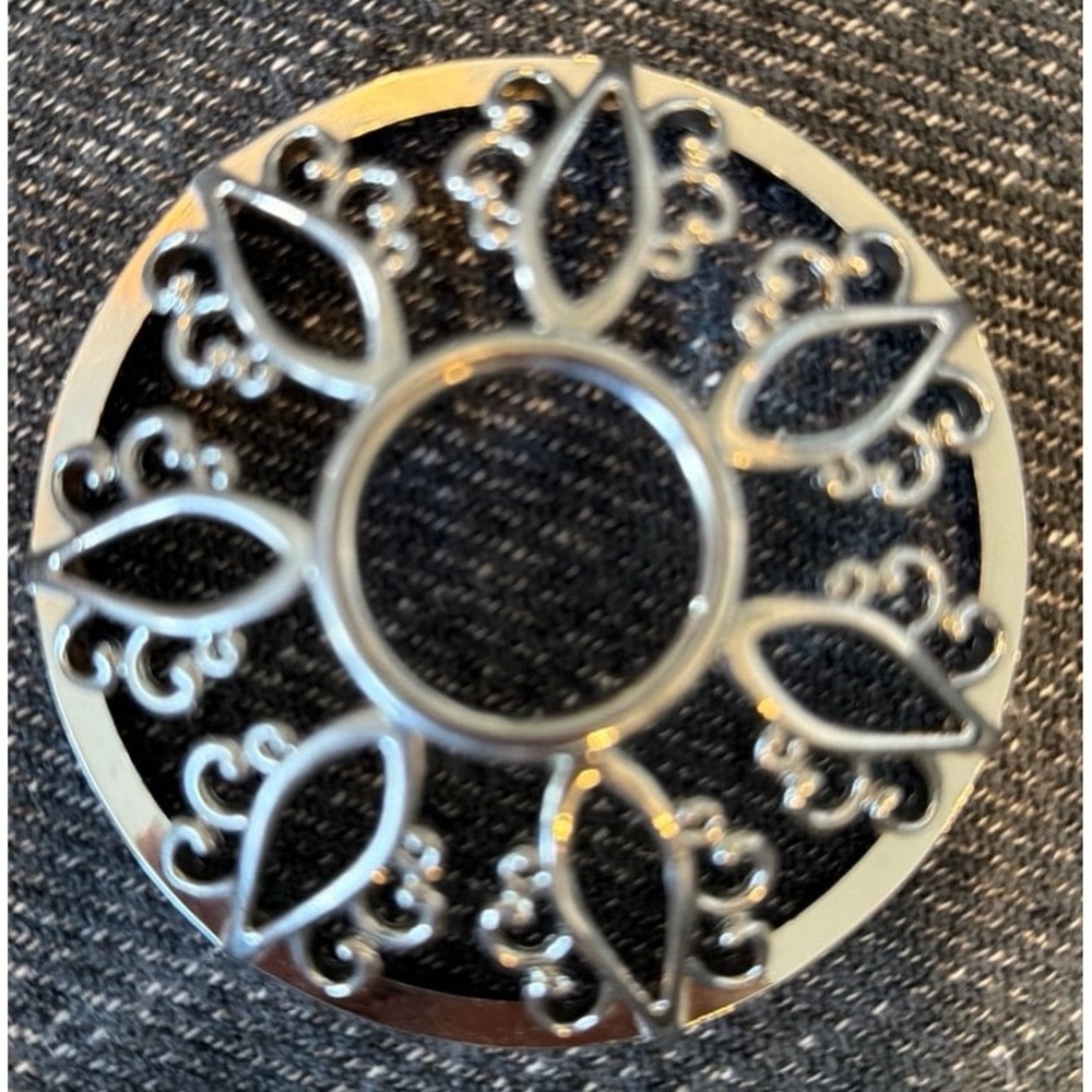 EUC YANKEE CANDLE SILVER SNOWFLAKE‎ ILLUMA LID CANDLE TOPPER
